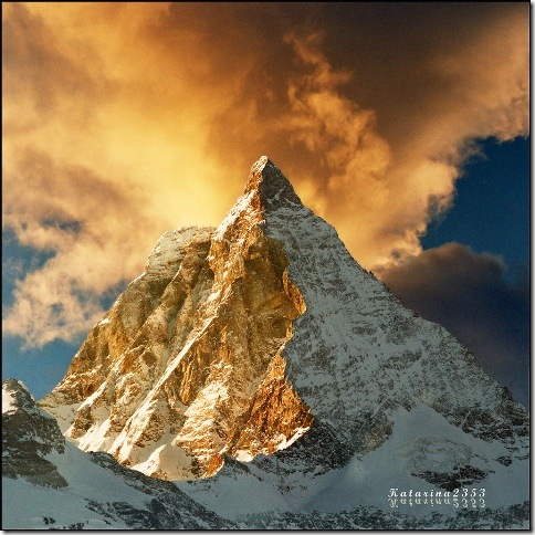 5266326968_f04968454a_b